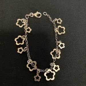 Fashionable & Cute Big & Small Flowers Silver Brac